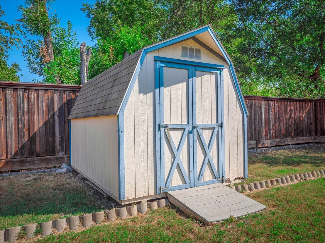 Photo of 5000 Creek Bend DR