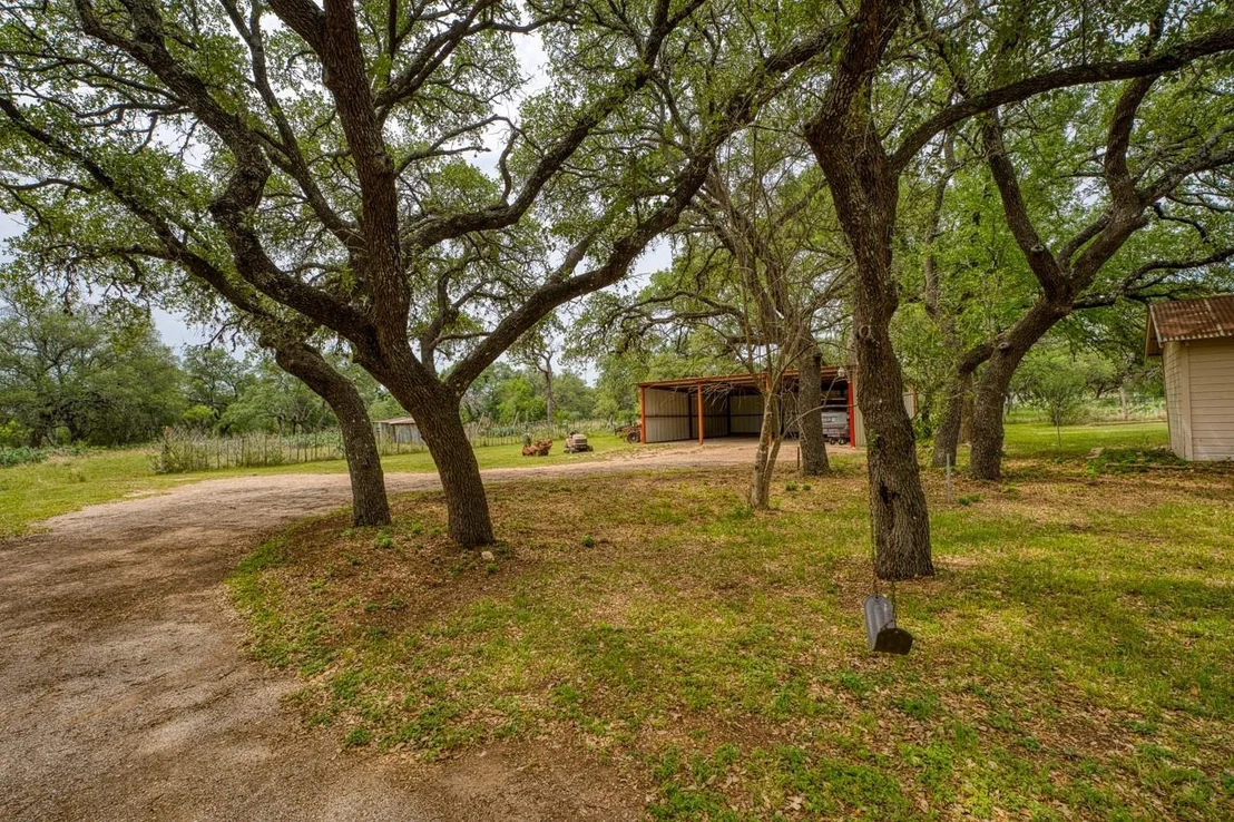 Photo of 624 N US 281