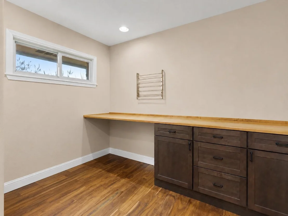 Photo of 404 Skyline RD