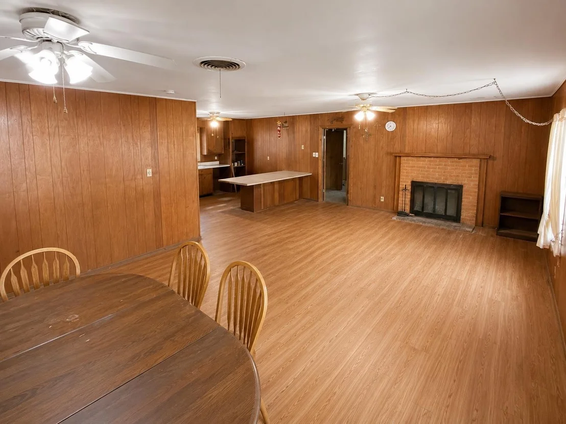 Photo of 3200 Cattlemens ROW