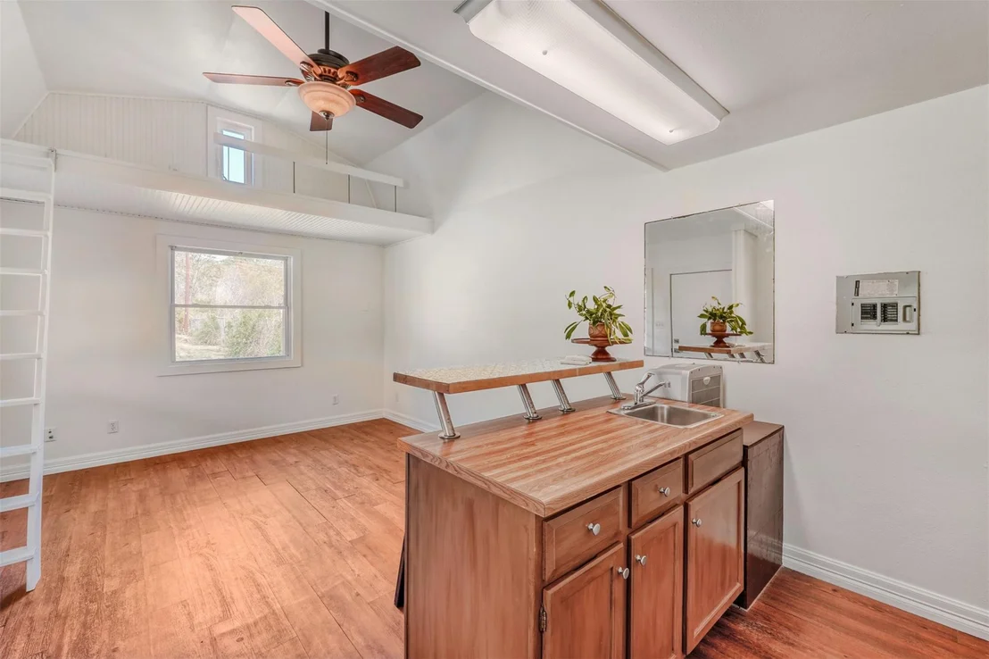 Photo of 5601 Oak BLVD