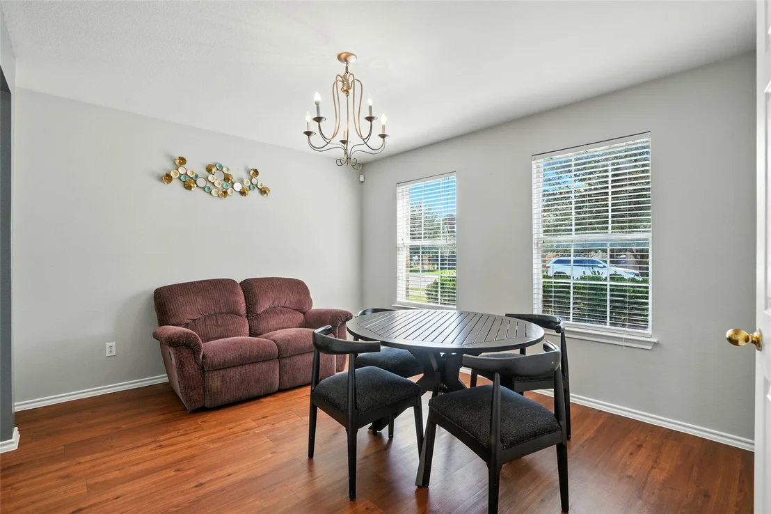 Photo of 221 Herrera TRL