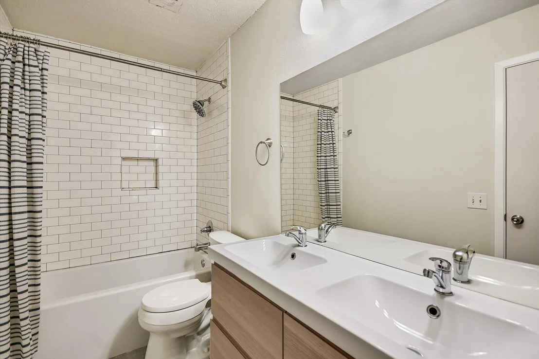Photo of Unit 32 at 2425 Ashdale DR