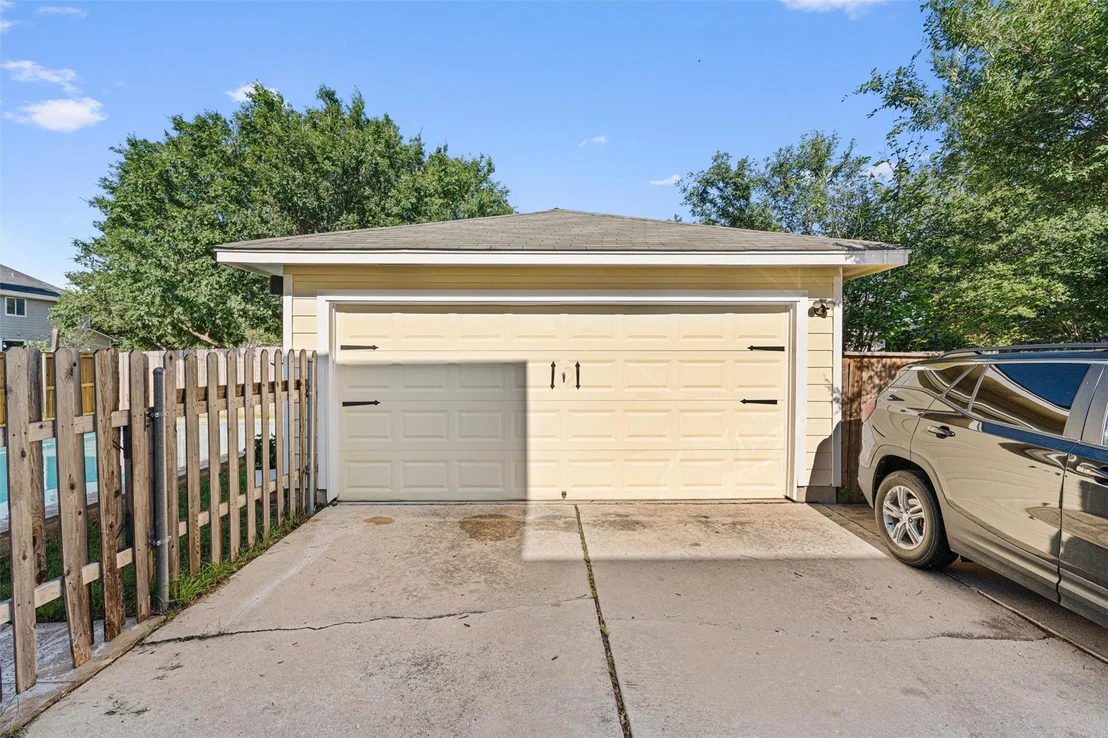 Photo of 372 Tobin DR