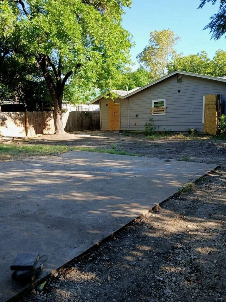 Photo of 407 Capitol DR