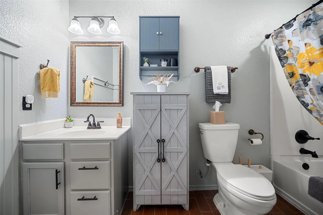 Photo of 5504 Alomar CV