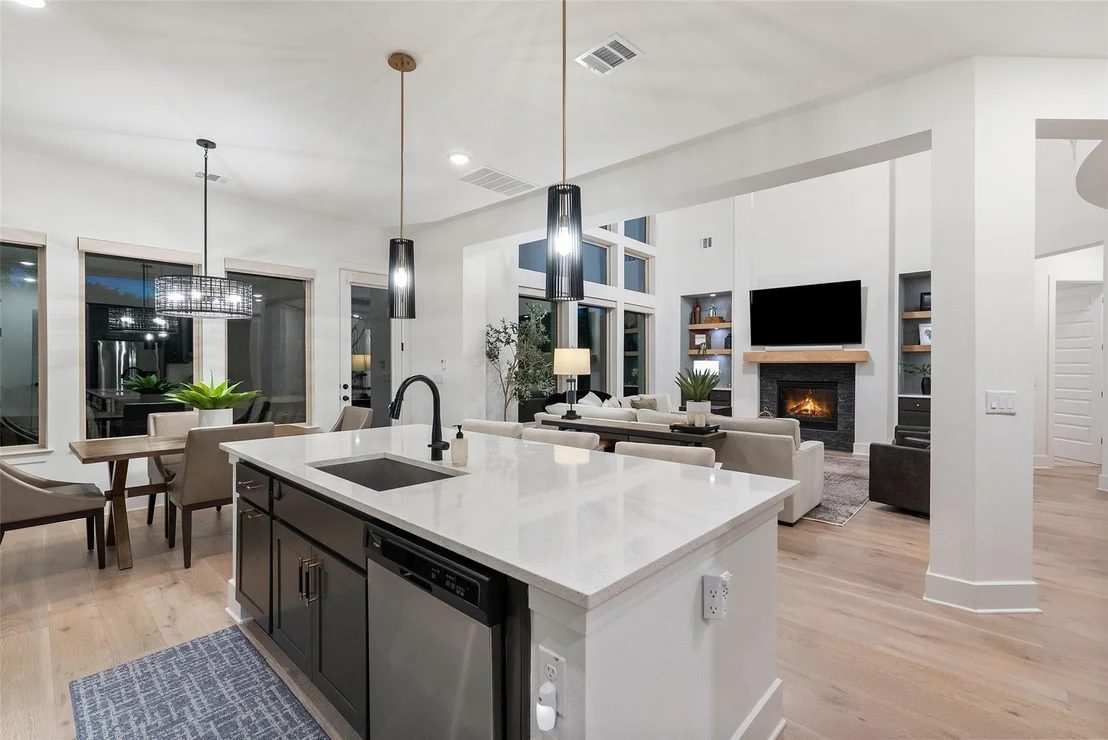 Photo of 721 Rawson BND