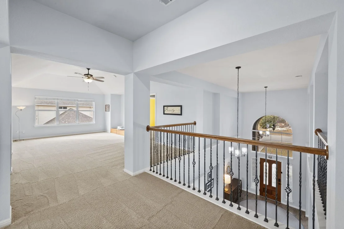 Photo of 136 Eaton LN