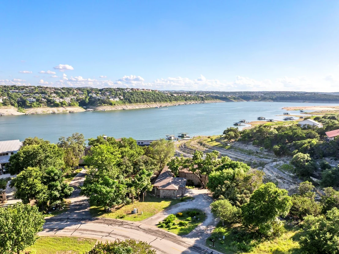 Photo of 18409 Lakepoint CV