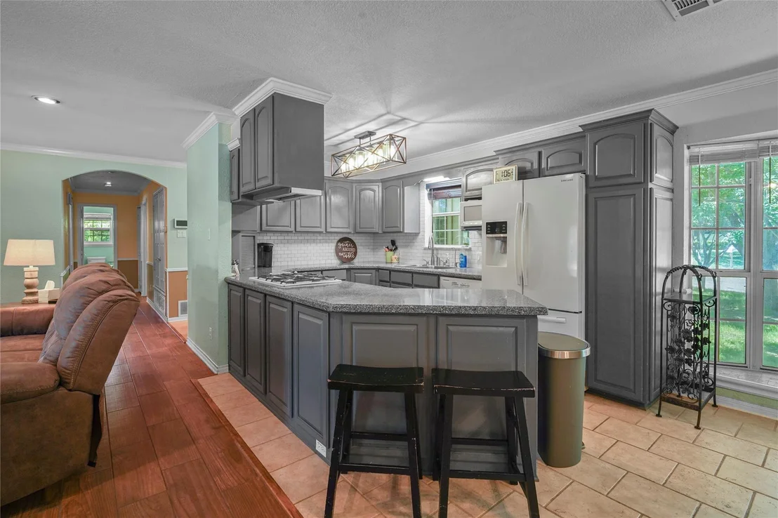 Photo of 731 Verna Lee BLVD
