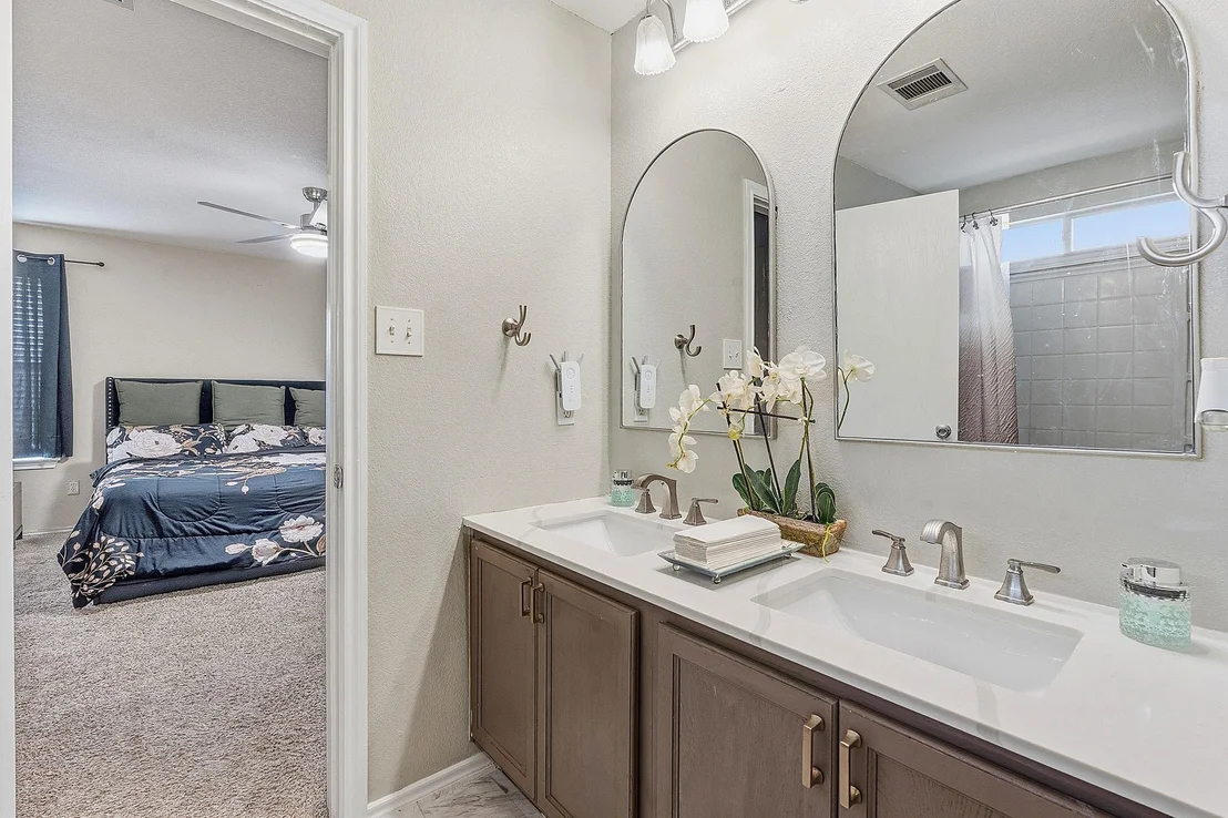 Photo of 12800 Wedding DR