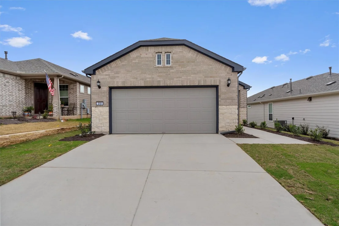 Photo of 310 Livewater LN