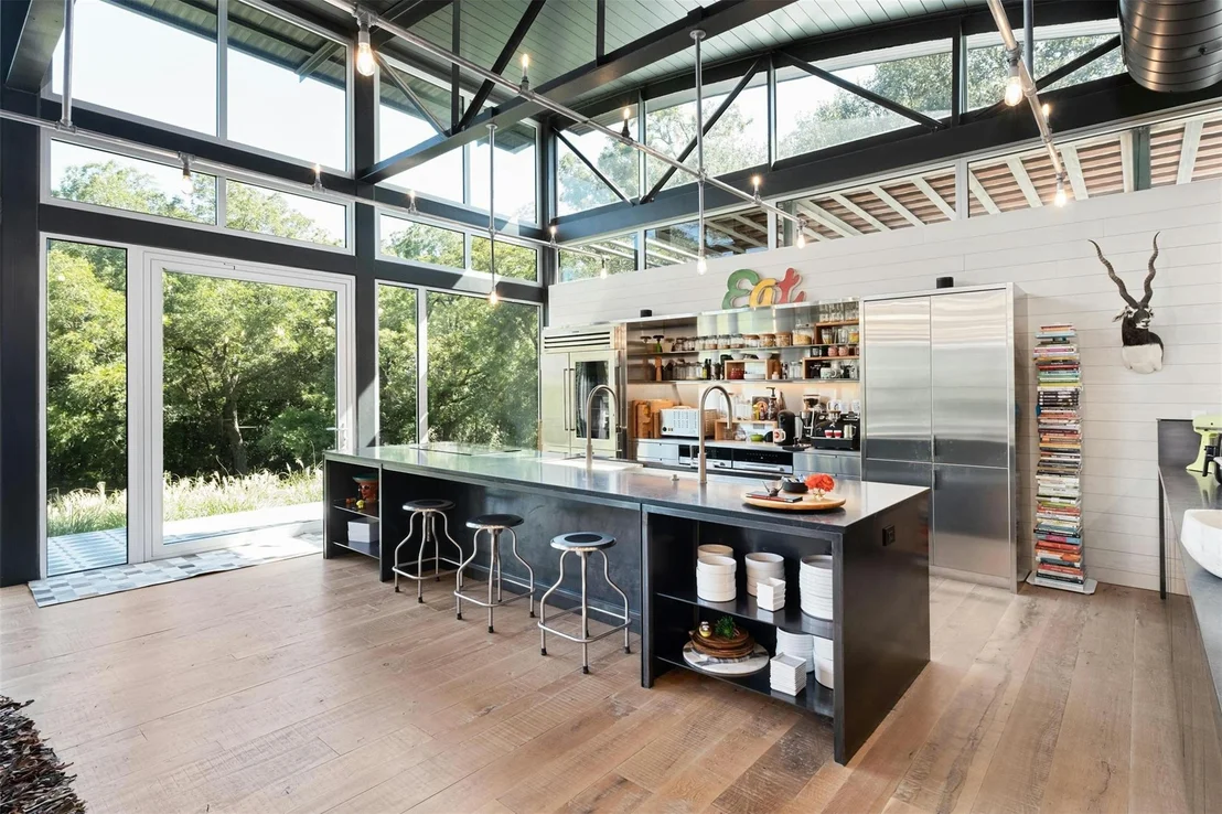 Photo of 2212 River Hills RD