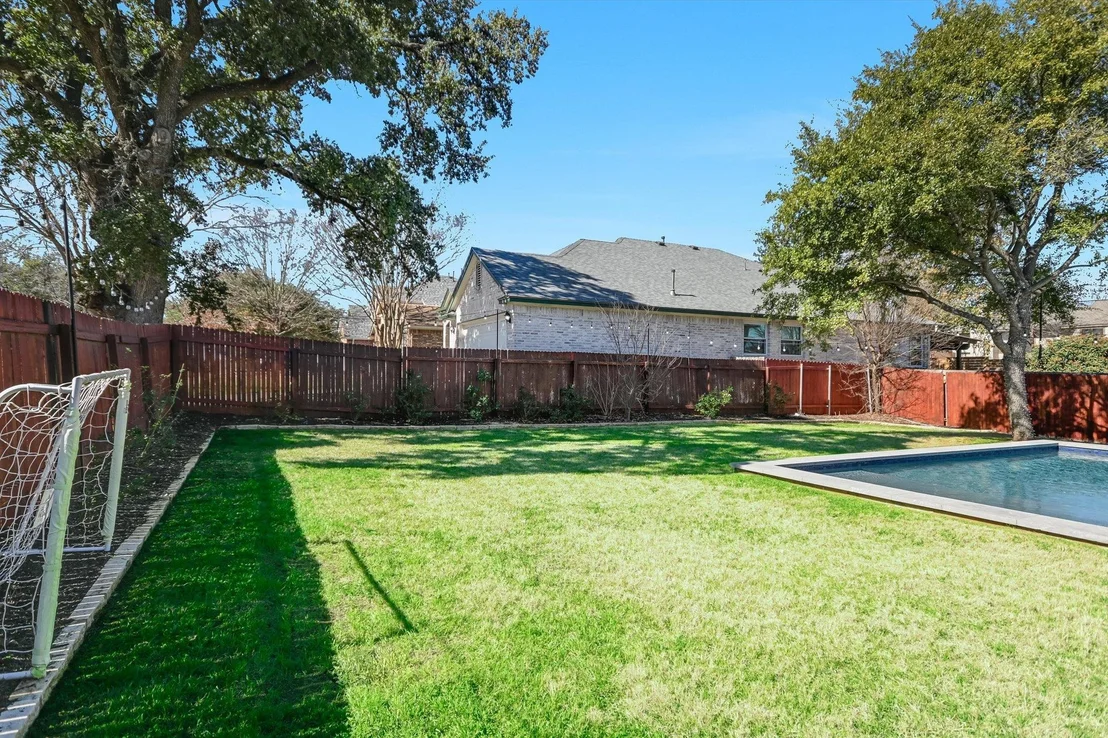 Photo of 10208 Beard Ave
