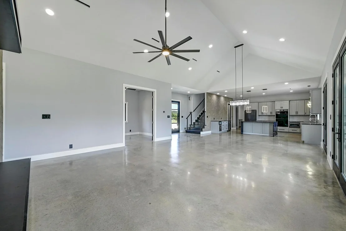 Photo of 304 Spring Hollow DR