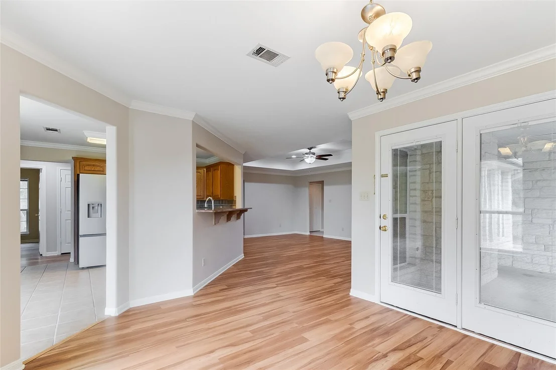 Photo of 220 Fox XING