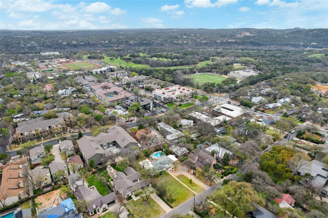 Photo of 2511 Bridle PATH