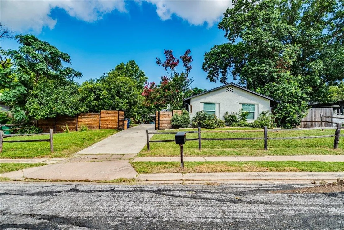 Photo of 2506 Audubon PL