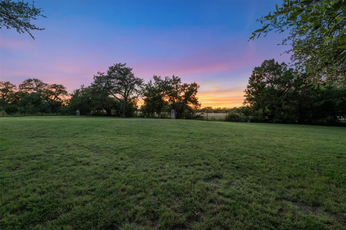 Photo of 220 Highland Oaks