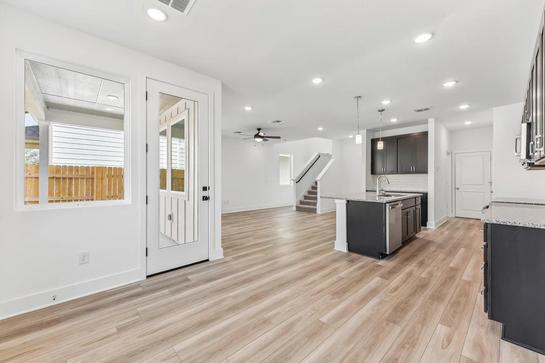 Photo of 117 Maverick Ave
