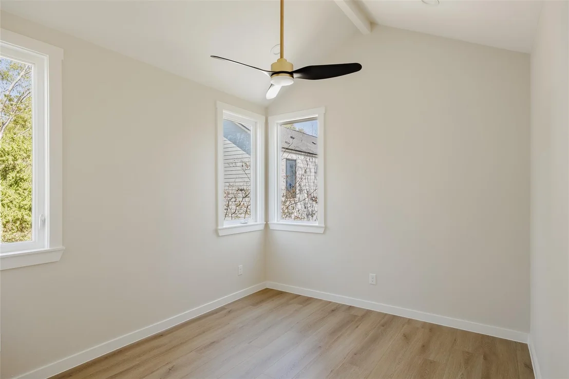 Photo of Unit 2 at 901 Redd ST