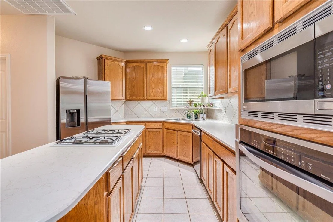 Photo of 1077 Fairway