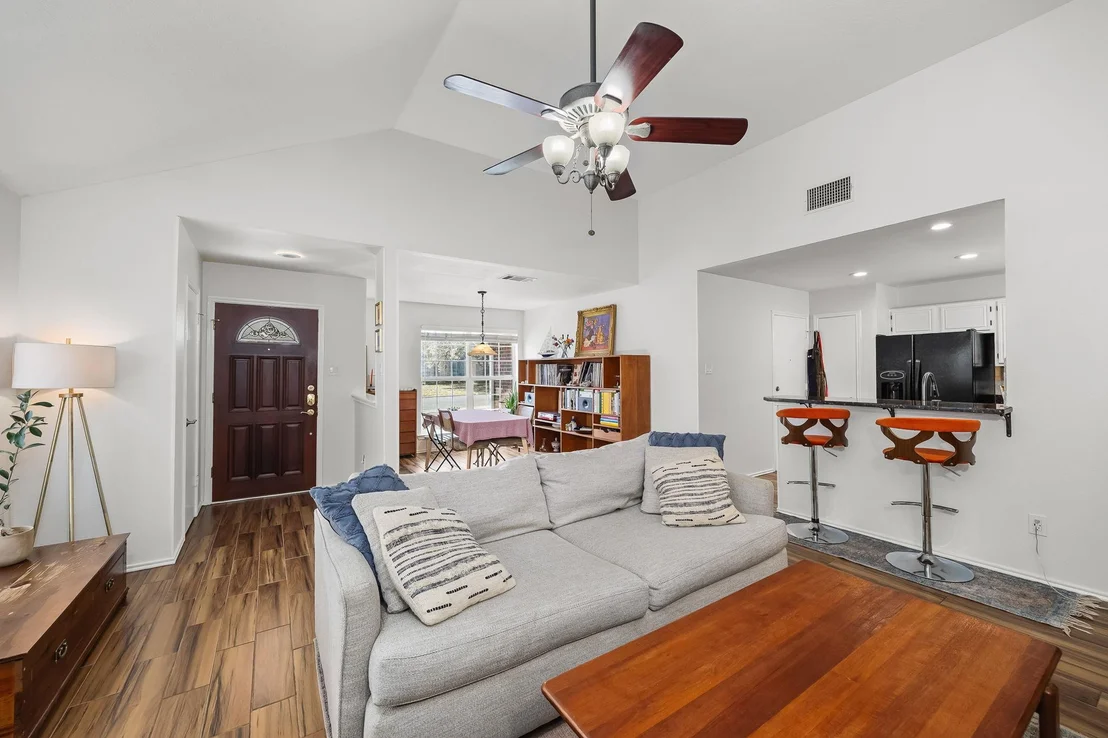 Photo of 1112 Faircrest DR