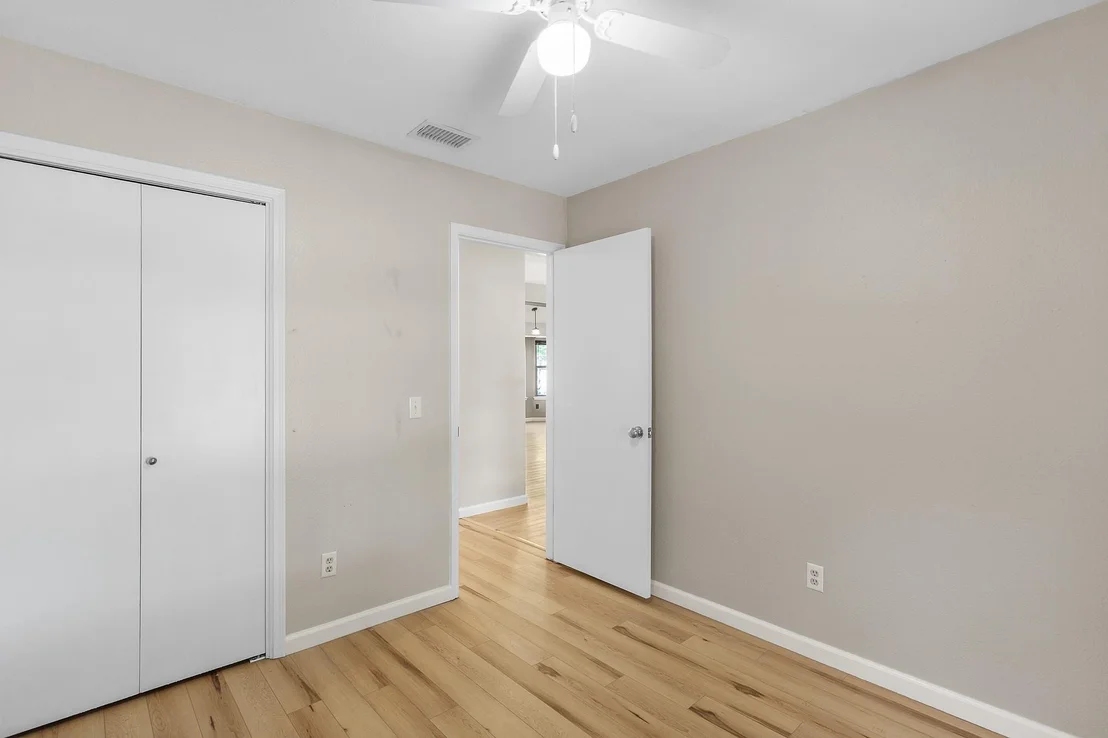 Photo of 605 Clear Spring LN
