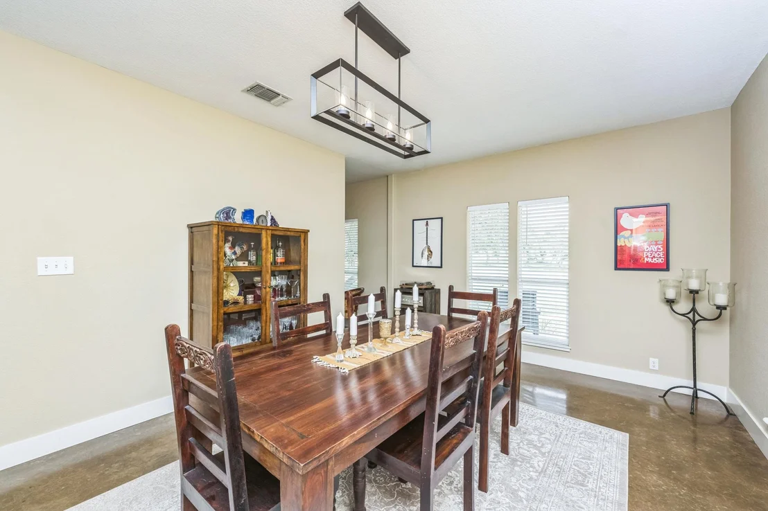 Photo of 201 W View DR
