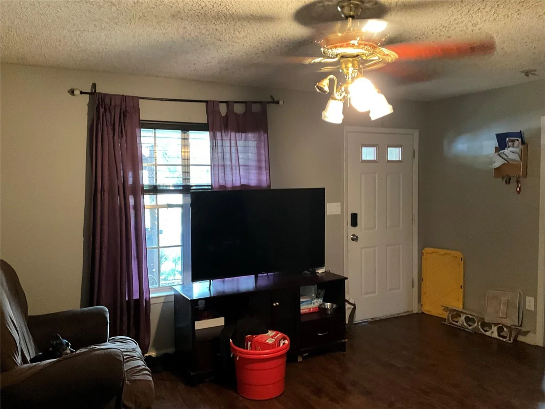 Photo of 3000 E 3rd ST