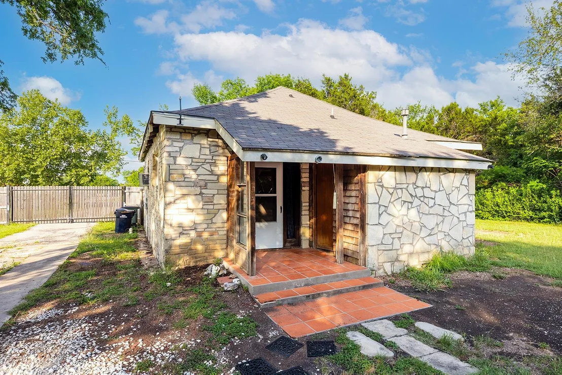 Photo of 1401 High Chaparral DR