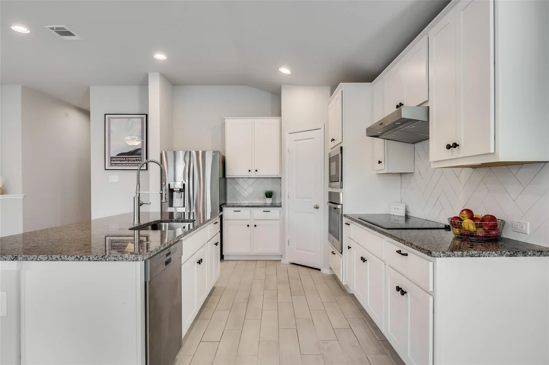 Photo of 21522 Horseshoe LOOP