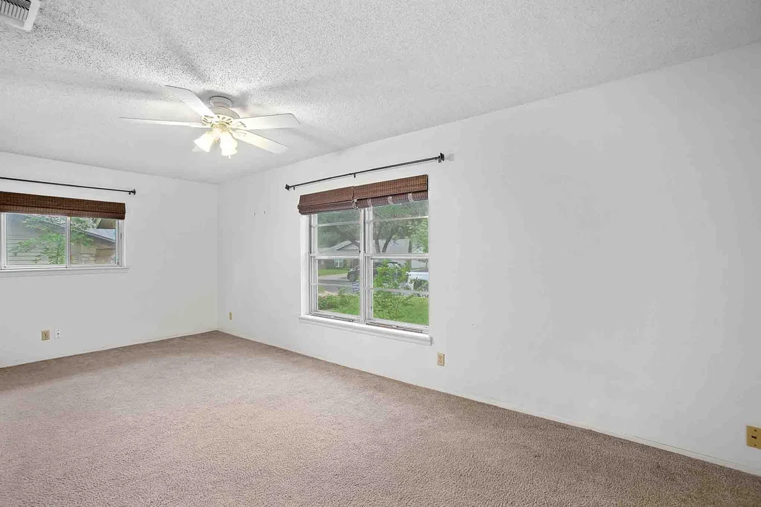 Photo of 1912 Parkside LN