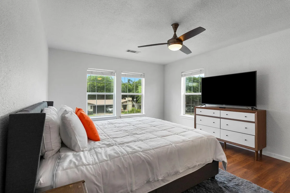 Photo of 8601 Putnam DR