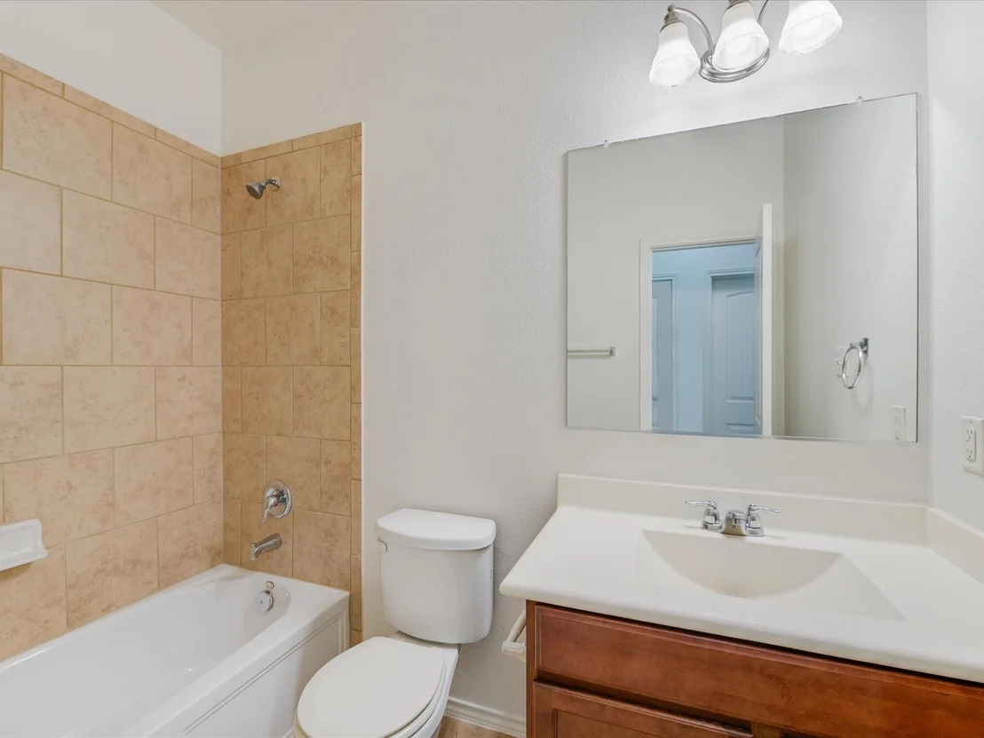 Photo of 346 Vermillion Marble TRL
