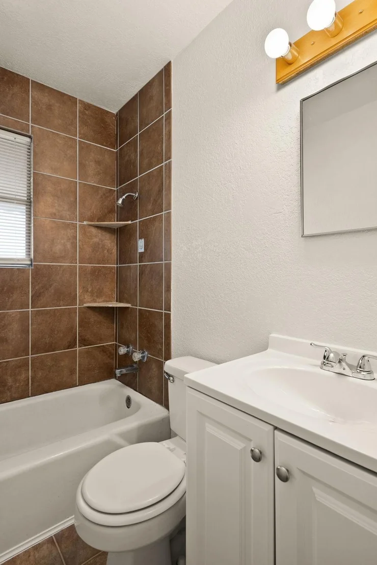 Photo of 302 Easy ST