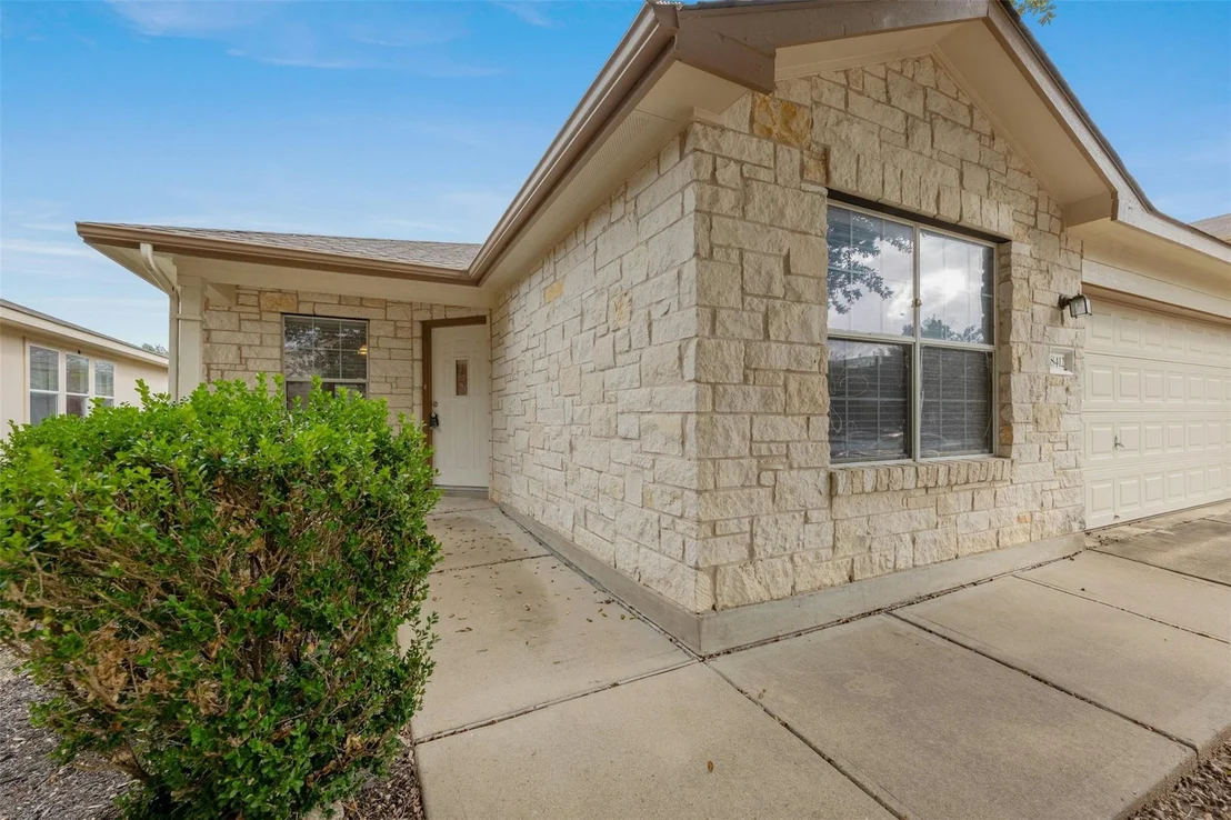 Photo of 18412 Sunhaven CV
