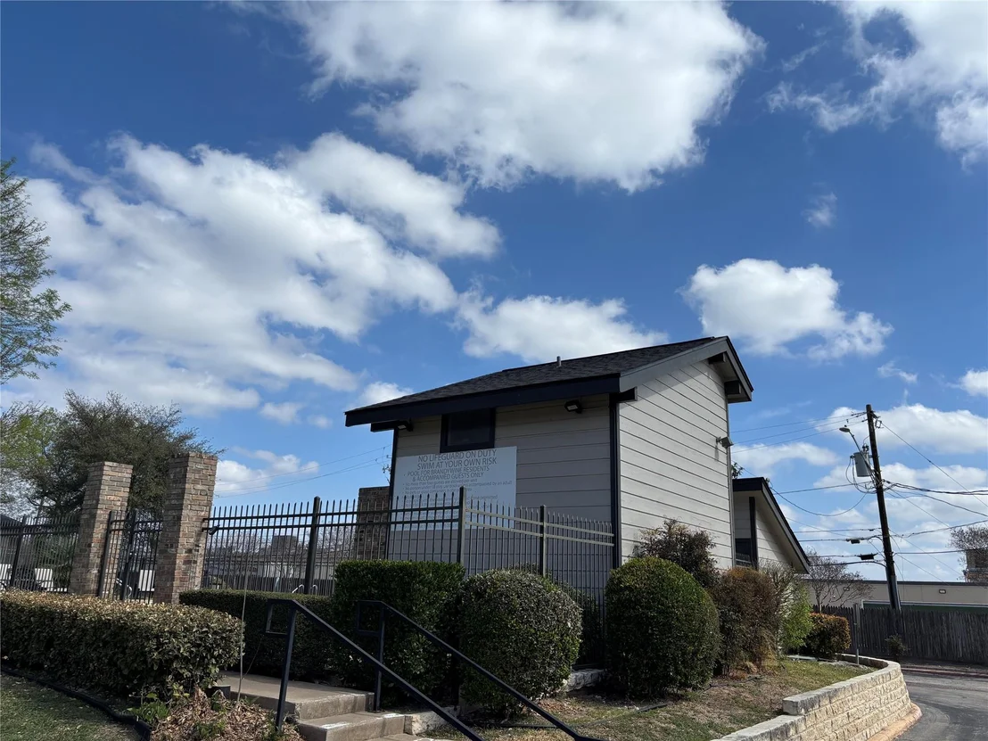 Photo of Unit 9 at 1748 Ohlen RD