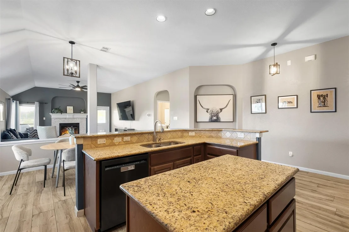 Photo of 407 Victoria DR