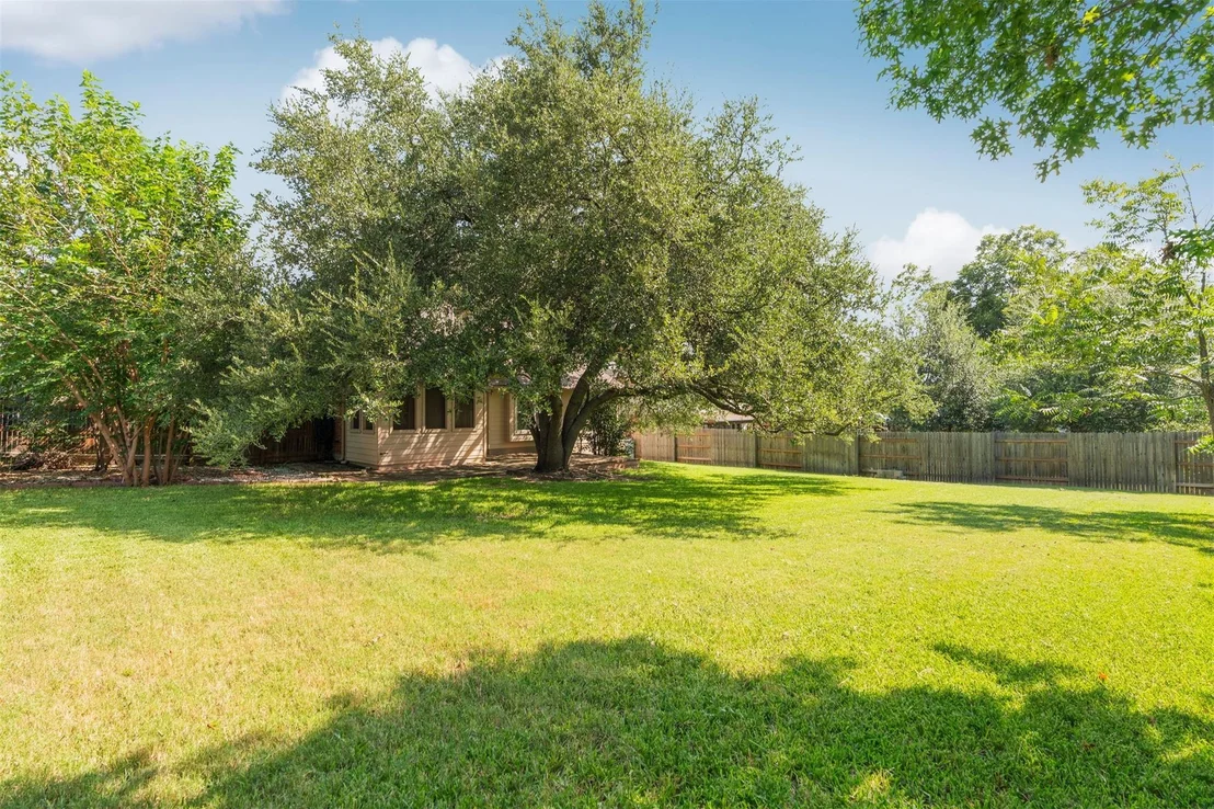 Photo of 2701 Rosemount CV