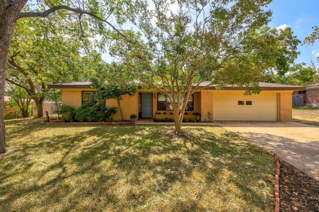 Photo of 1005 Salem LN