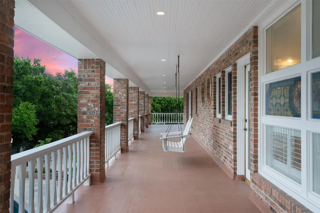 Photo of 12 Hedge LN