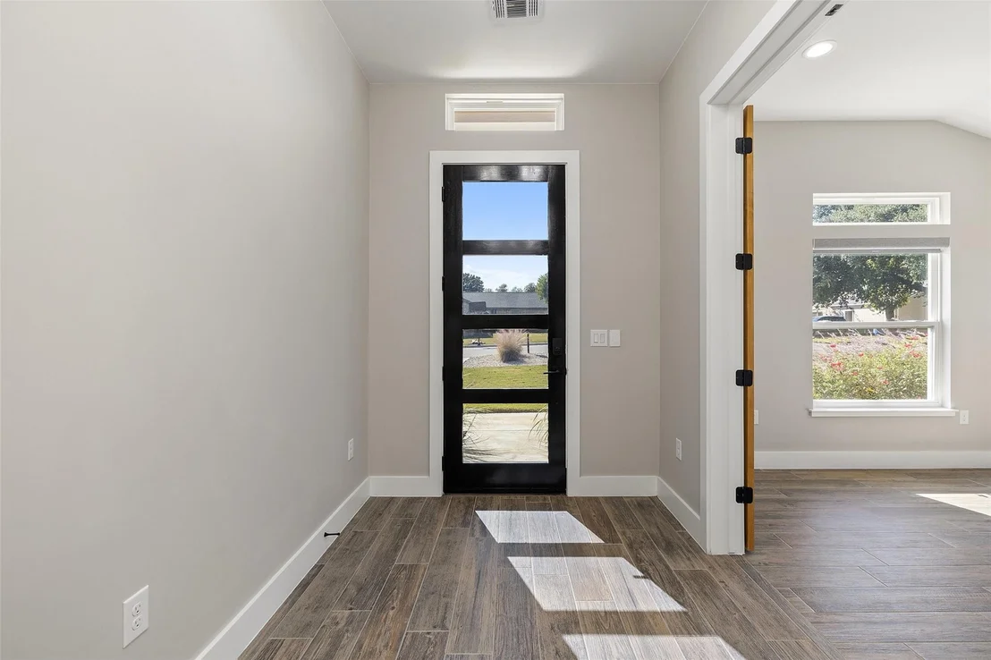 Photo of 704 Poe CIR
