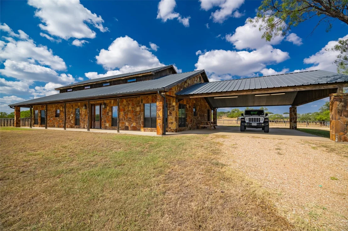 Photo of 3019 S Highway 16