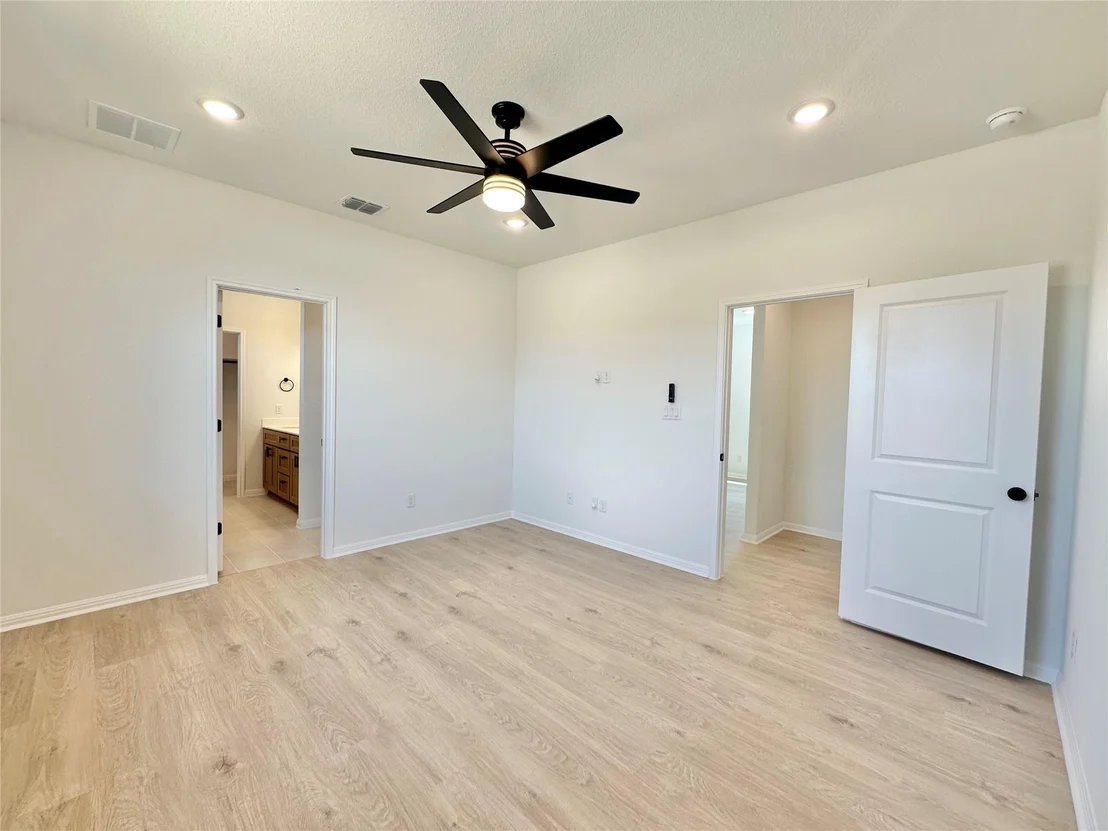 Photo of 209 Greeneyes WAY