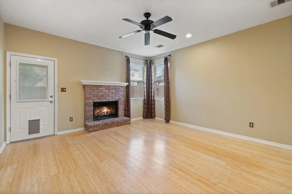 Photo of 347 Spring DR