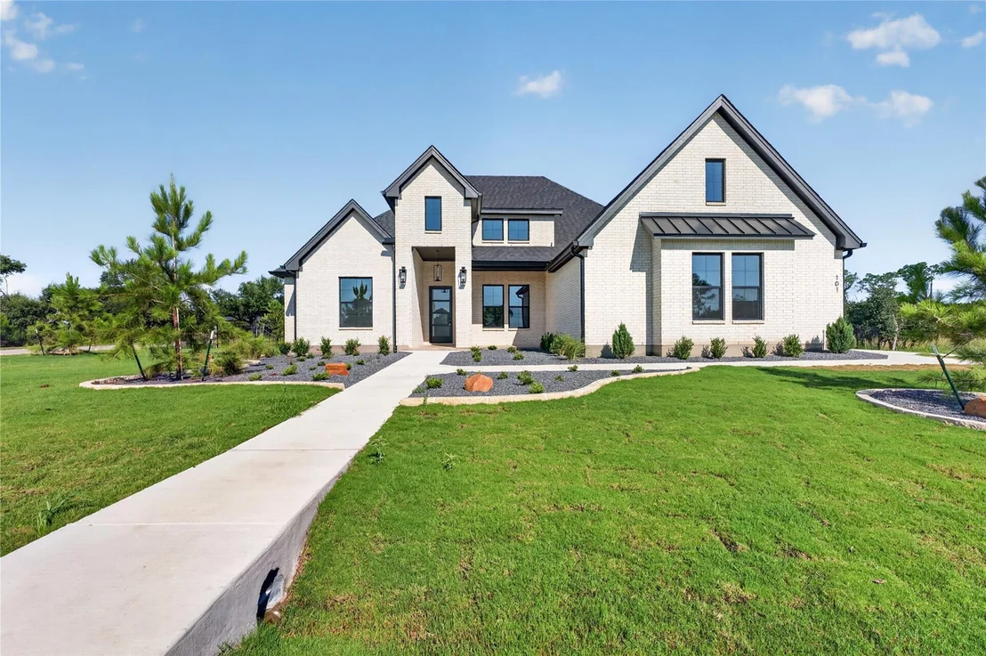 Photo of 101 Lakeview CT