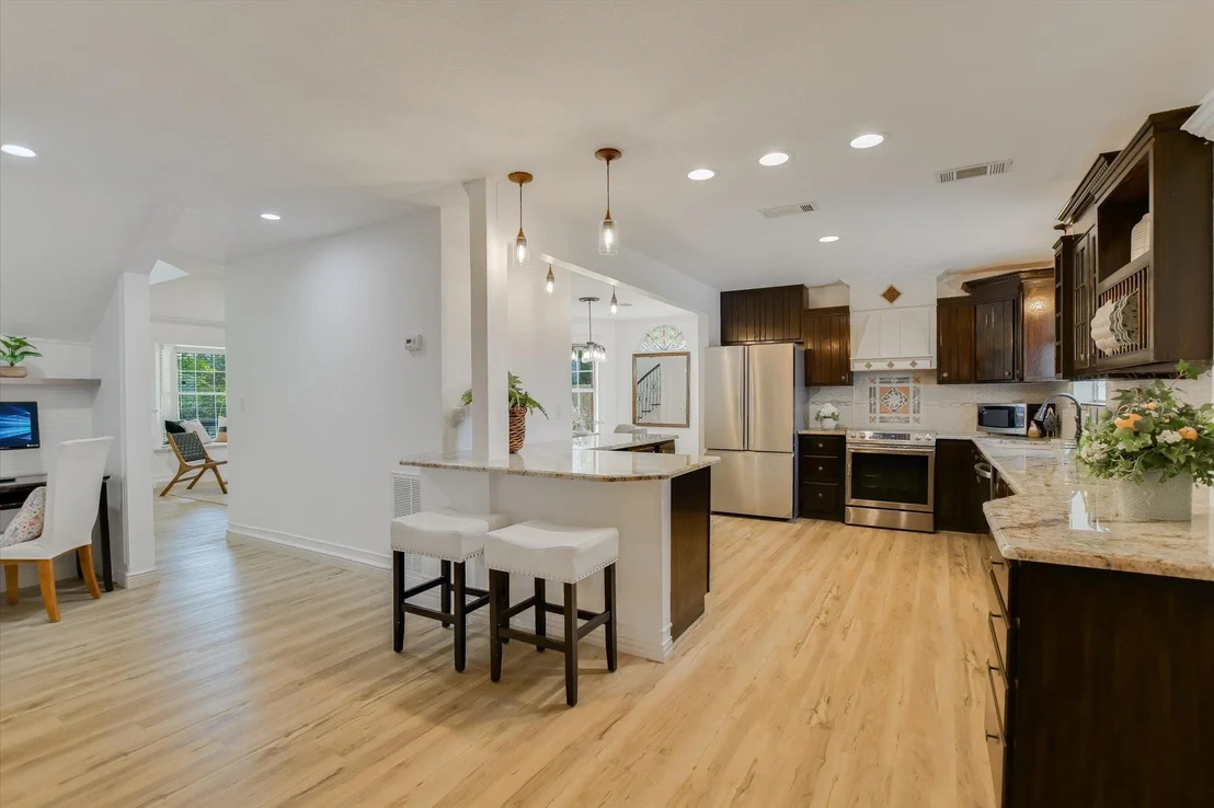 Photo of 131 High Gabriel DR