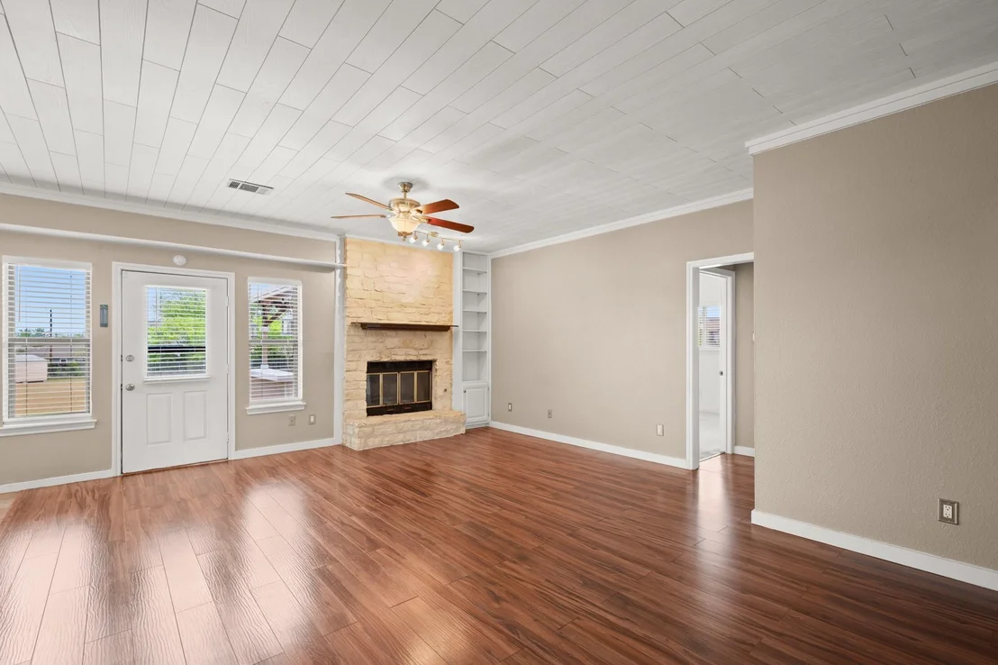 Photo of 1200 VAPOR DR