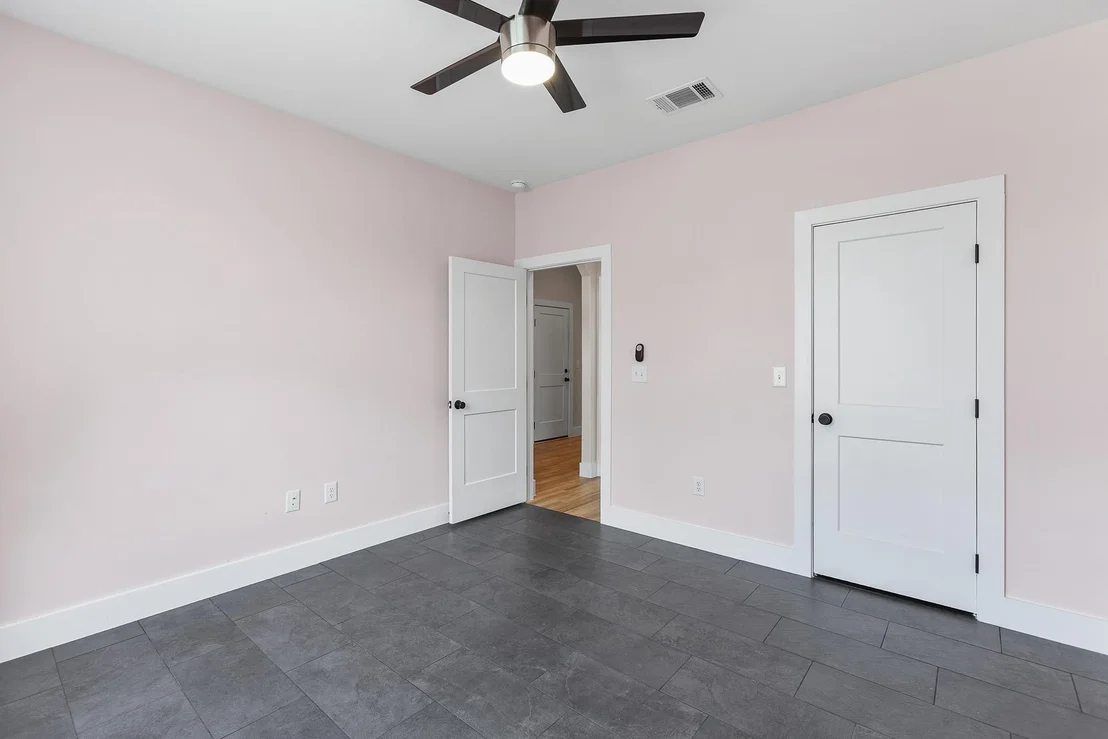 Photo of 303 W Browning ST